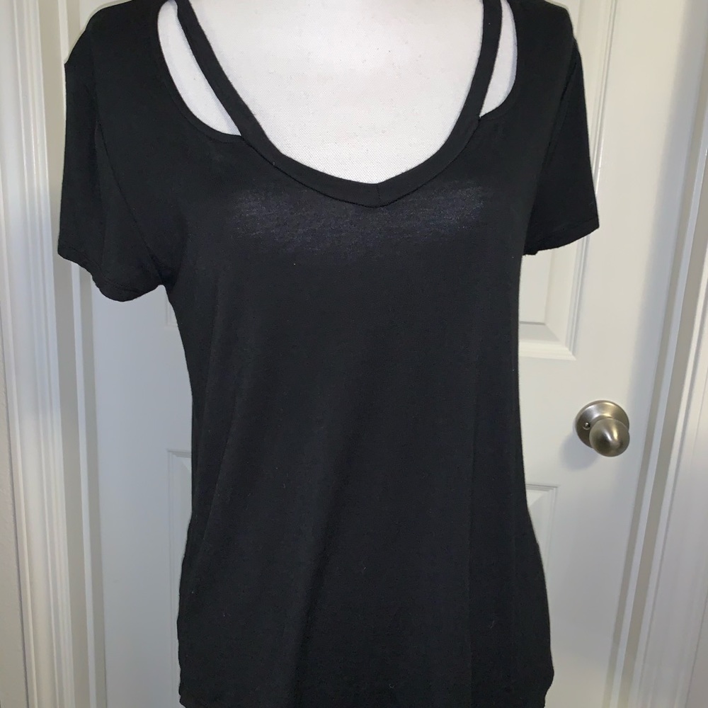 5/$25!Soft black cotton T-shirt with cut out front